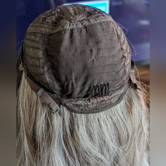 Futura Fiber HF Wig - Picture 8 of 9